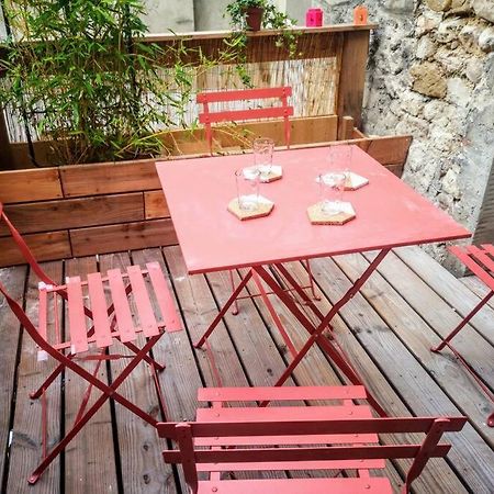 Maison De Village Meublee Avec Terrasse Donzère Eksteriør billede