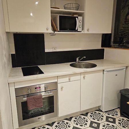 Maison De Village Meublee Avec Terrasse Donzère Eksteriør billede
