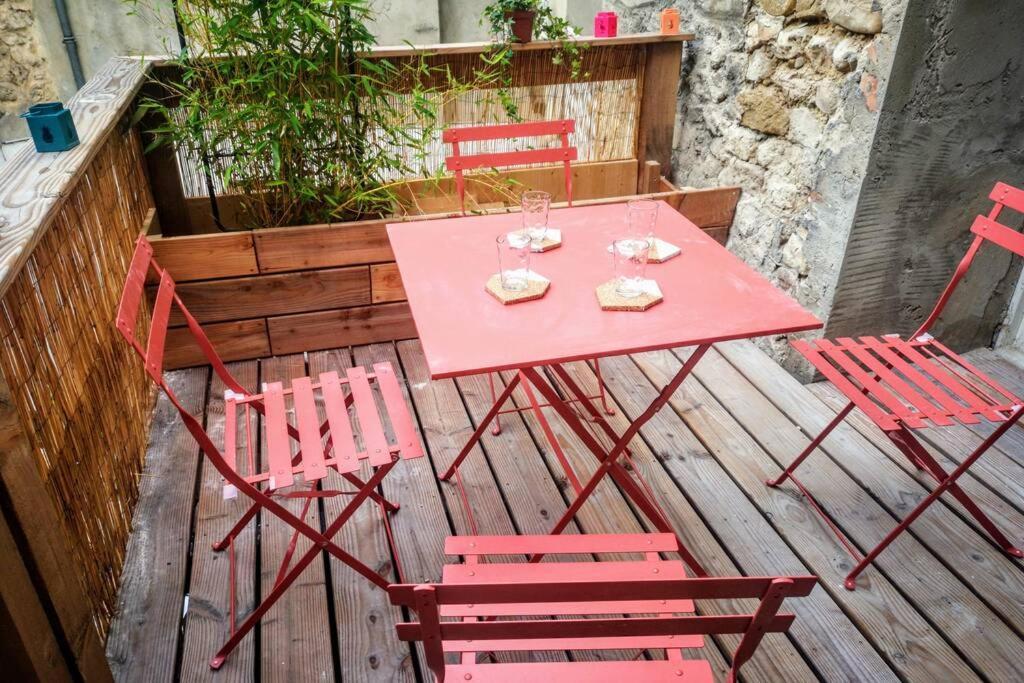 Maison De Village Meublee Avec Terrasse Donzère Eksteriør billede